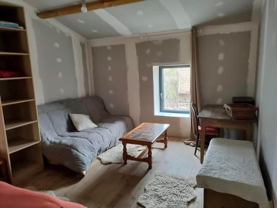 Gite La Roche Paisible Saint-Julien-de-Coppel Eksteriør billede